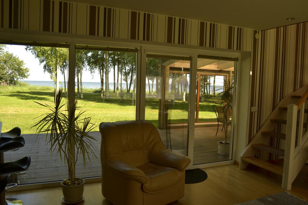 Mere Holiday House Salme Ruang foto